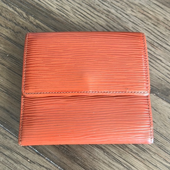 LV Cognac Epi Dual Snap Wallet - Picture 2 of 16